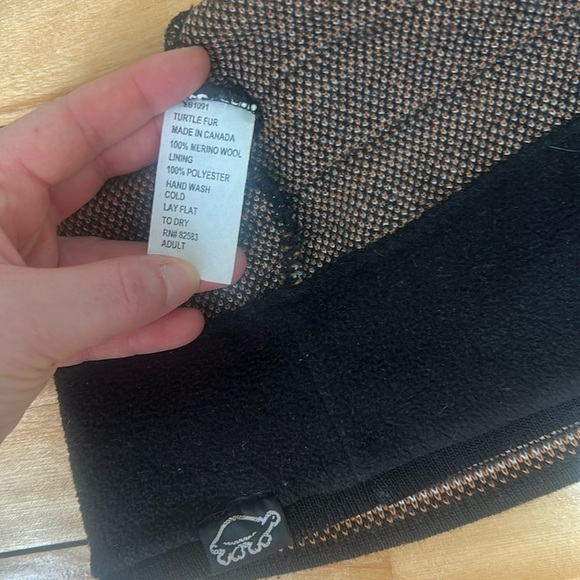 Turtle Fur Merino wool winter hat tuque, brown fair isle - Picture 4 of 4